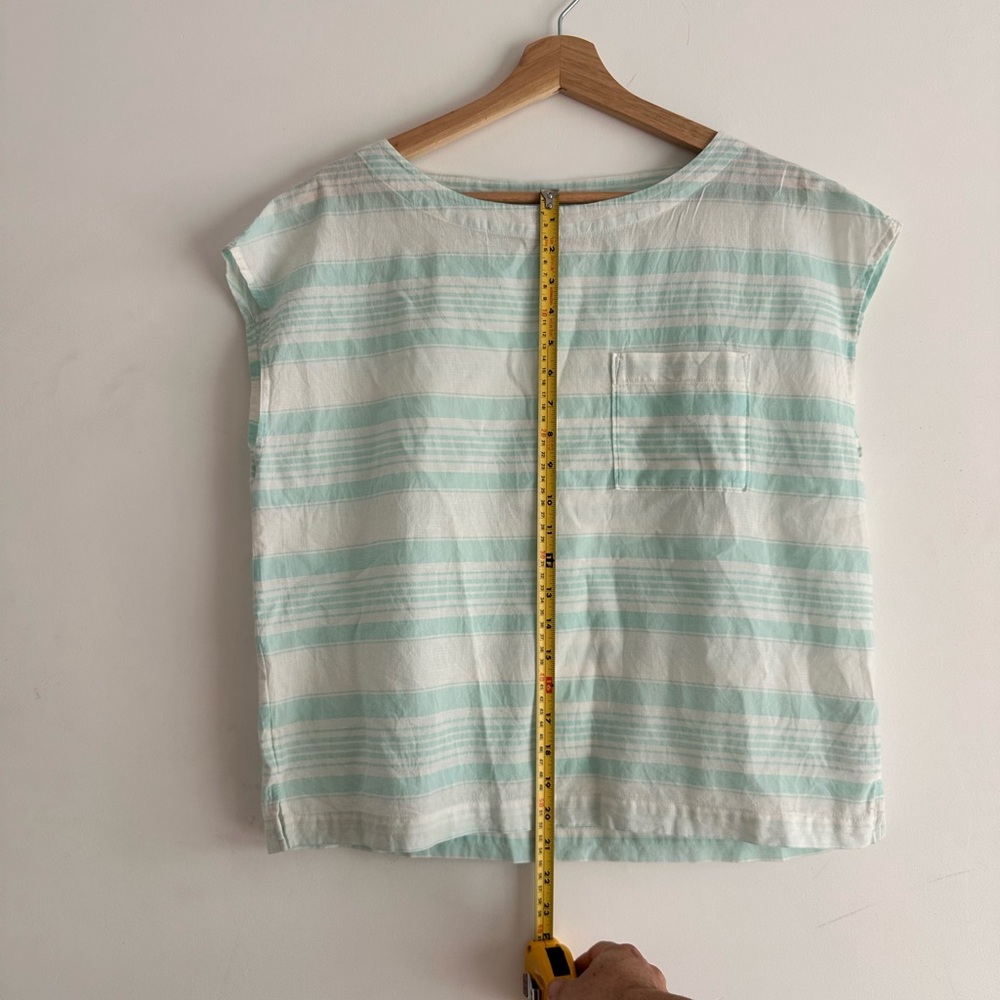 Patagonia White and Green Boxy Cap Sleeve Blouse